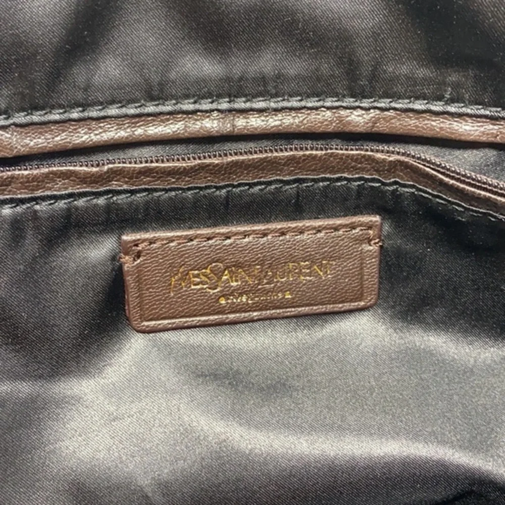 Yves Saint Laurent  Leather Oversized Muse Bag - Picture 7 of 15